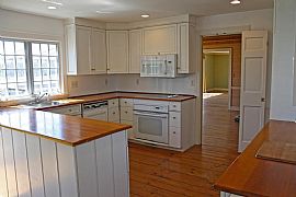 125 Adams Point Rd in Barrington, RI (Photo 3 of 10)