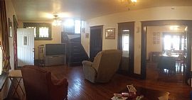 Living Room, Dining Room, 2 Full and 1 Queen Size Bedroom in Saint Louis, MO (Photo 5 of 6)