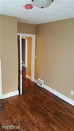 3 Bedrooms 2 Bathroom Spacious Backyard with Deck 1 Car Garage in Lansing, MI (Photo 6 of 10)