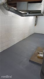 3 Bedrooms 2 Bathroom Spacious Backyard with Deck 1 Car Garage in Lansing, MI (Photo 7 of 10)