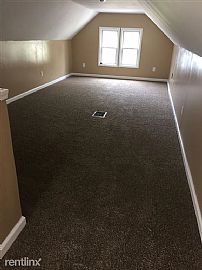 3 Bedrooms 2 Bathroom Spacious Backyard with Deck 1 Car Garage in Lansing, MI (Photo 8 of 10)