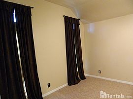 4 Bedroom 2 Bath in Edmond School District Available in Edmond, OK (Photo 5 of 9)