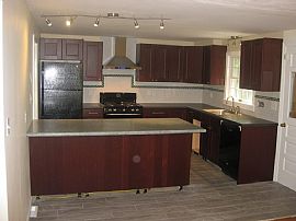 3 Bed, 1.5 Bath, 1552 Sqft, $1,650 in Lexington, MA (Photo 3 of 11)