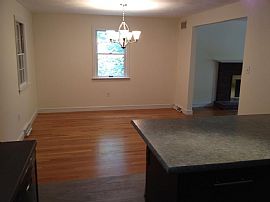 3 Bed, 1.5 Bath, 1552 Sqft, $1,650 in Lexington, MA (Photo 4 of 11)