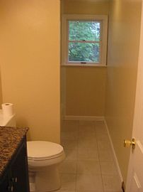 3 Bed, 1.5 Bath, 1552 Sqft, $1,650 in Lexington, MA (Photo 6 of 11)