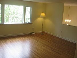 3 Bed, 1.5 Bath, 1552 Sqft, $1,650 in Lexington, MA (Photo 8 of 11)