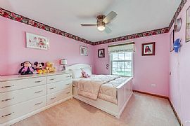 5 Bed, 4.0 Bath, 2992 Sqft, $1,200 in Aurora, IL (Photo 11 of 12)