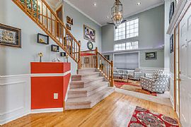 5 Bed, 4.0 Bath, 2992 Sqft, $1,200 in Aurora, IL (Photo 2 of 12)