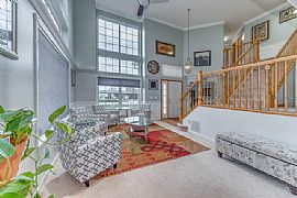 5 Bed, 4.0 Bath, 2992 Sqft, $1,200 in Aurora, IL (Photo 3 of 12)