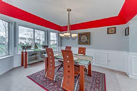 5 Bed, 4.0 Bath, 2992 Sqft, $1,200 in Aurora, IL (Photo 4 of 12)