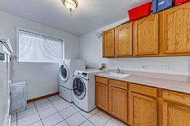 5 Bed, 4.0 Bath, 2992 Sqft, $1,200 in Aurora, IL (Photo 7 of 12)