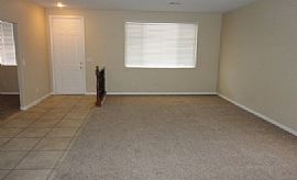 Wonderful 3 Bed and 2.5 Bath Home Has 2,387 Square Feet of Livi in Las Vegas, NV (Photo 2 of 10)