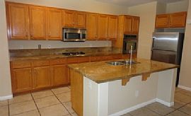 Wonderful 3 Bed and 2.5 Bath Home Has 2,387 Square Feet of Livi in Las Vegas, NV (Photo 5 of 10)