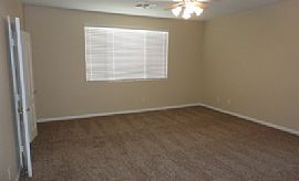 Wonderful 3 Bed and 2.5 Bath Home Has 2,387 Square Feet of Livi in Las Vegas, NV (Photo 7 of 10)