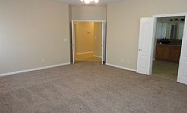 Wonderful 3 Bed and 2.5 Bath Home Has 2,387 Square Feet of Livi in Las Vegas, NV (Photo 8 of 10)