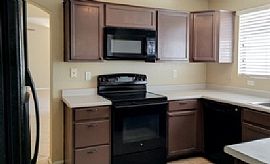 Spacious 3 Bed 2 Bath This Nice Home Is Located Near Major Free in Phoenix, AZ (Photo 6 of 12)