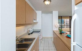 Fantastically Furnished 1bd/1.5ba ! in Honolulu, HI (Photo 2 of 12)
