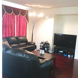 Beautiful 4 Bedroom Young Colonial House  in North Brunswick, NJ (Photo 10 of 12)