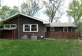 3bdr, 2bath Ranch Also Offers Full Basement 1 Car Attach Garage in Joliet, IL (Photo 11 of 11)