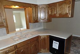 3bdr, 2bath Ranch Also Offers Full Basement 1 Car Attach Garage in Joliet, IL (Photo 3 of 11)