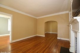  Charming Cottage Move-In Ready. Warm and Cozy in Little Rock, AR (Photo 4 of 11)