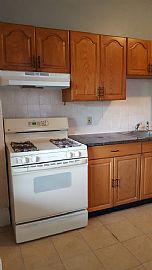 Newly Renovated 4bdr 2bath. Freshly Painted. Beautiful Kitchen. in Trenton, NJ (Photo 6 of 6)