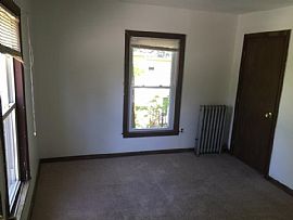  2 Beds 1.5 Bath 744 Sqft  in Concord, NH (Photo 6 of 7)