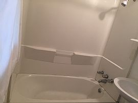 2 Beds 1 Bath 1 Sqft in Jacksonville, FL (Photo 10 of 12)