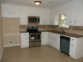 3 Beds 2 Baths 1,352 Sqft in Augusta, GA (Photo 6 of 12)