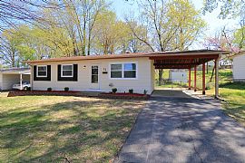 This Home'S Layout Is Much Like The Lean Design Ranch Home'S in Hazelwood, MO