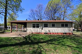 This Home'S Layout Is Much Like The Lean Design Ranch Home'S in Hazelwood, MO (Photo 10 of 10)