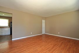 This Home'S Layout Is Much Like The Lean Design Ranch Home'S in Hazelwood, MO (Photo 3 of 10)