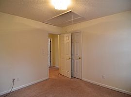 Neat 3 Bedroom Ranch Style Home in Columbia, SC (Photo 7 of 10)