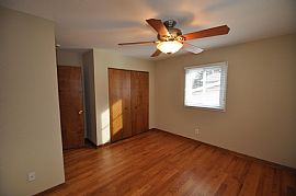 155 Berkshire Dr in Crystal Lake, IL (Photo 5 of 11)