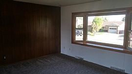 Single Family 4-Bedroom House in Laramie, WY (Photo 2 of 12)