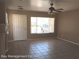7784 W Northview Ave, Glendale, Az 85303 in Glendale, AZ (Photo 3 of 12)