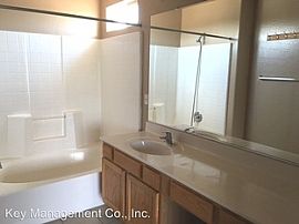 7784 W Northview Ave, Glendale, Az 85303 in Glendale, AZ (Photo 9 of 12)