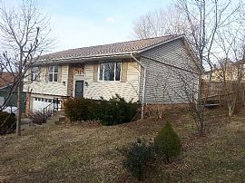 Spacious and Updated in Culloden, WV