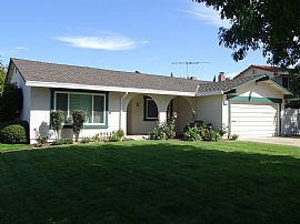 Fully Remodeled Home Features 3 Bdr 2 Car Garage with Washer/dr in Sacramento, CA