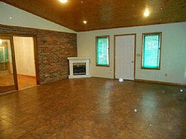  Home Details For 235 N Forrest Rd in Beckley, WV (Photo 2 of 12)