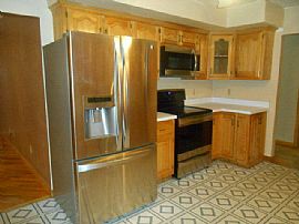  Home Details For 235 N Forrest Rd in Beckley, WV (Photo 5 of 12)