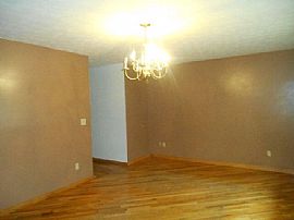  Home Details For 235 N Forrest Rd in Beckley, WV (Photo 7 of 12)