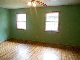  Home Details For 235 N Forrest Rd in Beckley, WV (Photo 9 of 12)