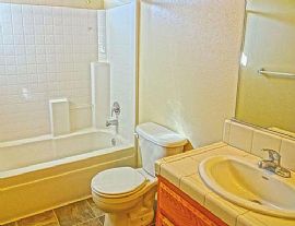 3 Bed, 1250 Sqft, $900 in Fernley, NV (Photo 5 of 9)