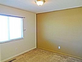 3 Bed, 1250 Sqft, $900 in Fernley, NV (Photo 6 of 9)