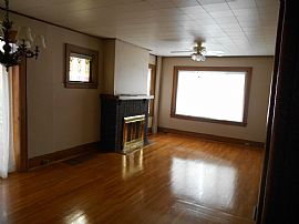 Great Location Close to Schools, Hospital and Shopping Area (no in Chambersburg, PA (Photo 2 of 8)