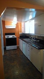 Peaceful 2 Beds 1 Bath with Its Open and Unique Floorplan in Portland, OR (Photo 8 of 11)