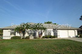 Single Family Home in Port Charlotte, FL