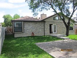 Great Home 3 Bd/2 Bath, One Story Home in a Well Established Ne in San Antonio, TX (Photo 2 of 9)