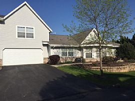 Gorgeous 3br Loft in Beautiful Brookfield! in Brookfield, WI